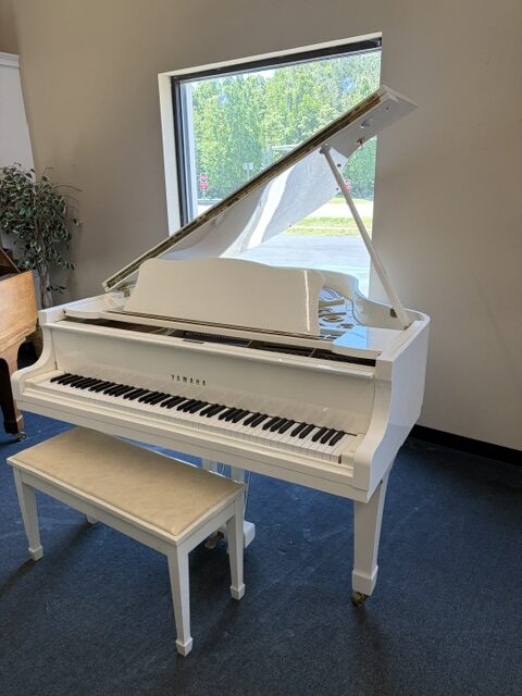 Yamaha G2 Polished White