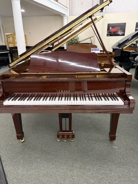 Yamaha G2 polished mahogany